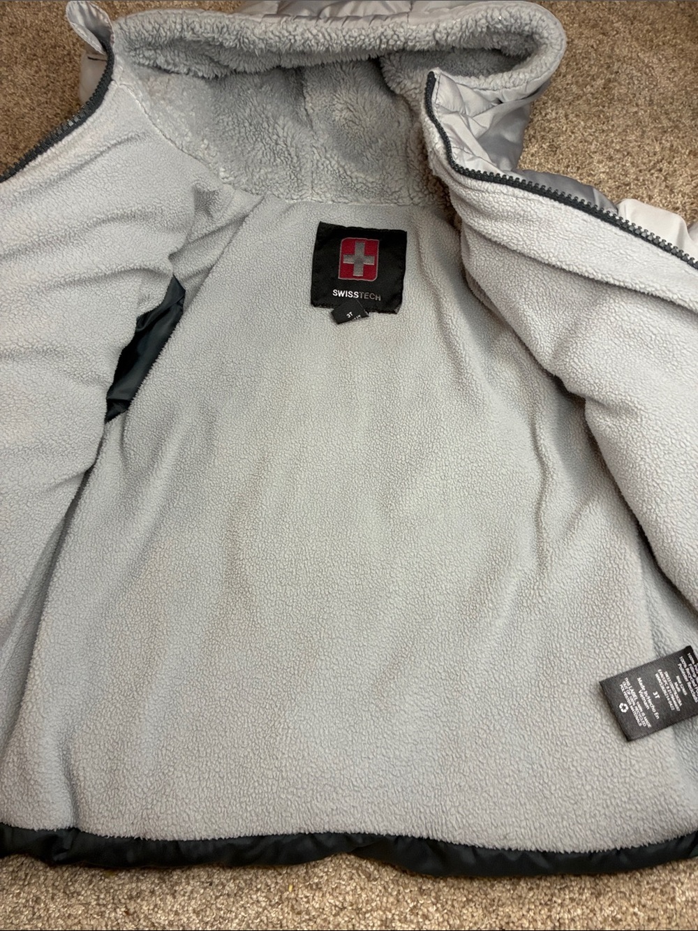 Swiss Tech Kids Hooded Puffer Jacket in Light Gray and Charcoal Size 3T - Picture 6 of 14